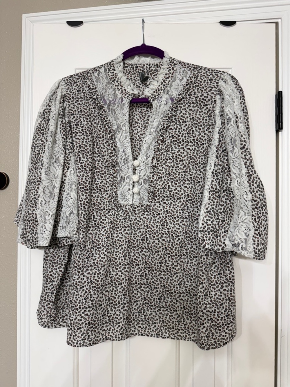 Lace-Trim Animal Print Peasant Blouse in Black & White